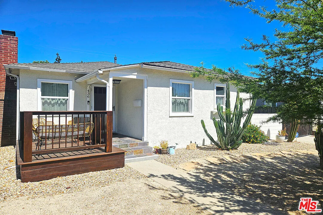 3 bed, 1.0 bath, 1018 sqft, $4,750 — Photo 2