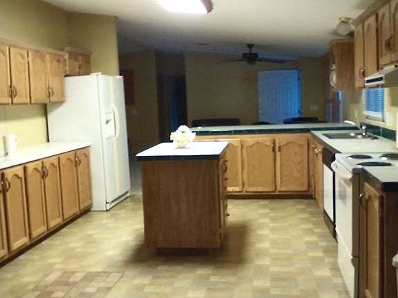 4th image of 27486 Minnesota Dr