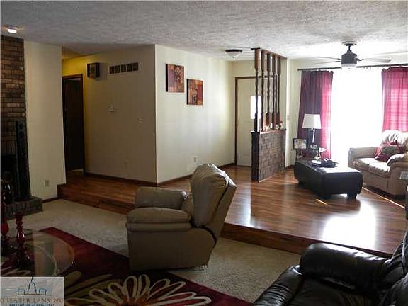 4th image of 1016 Eddie Dr