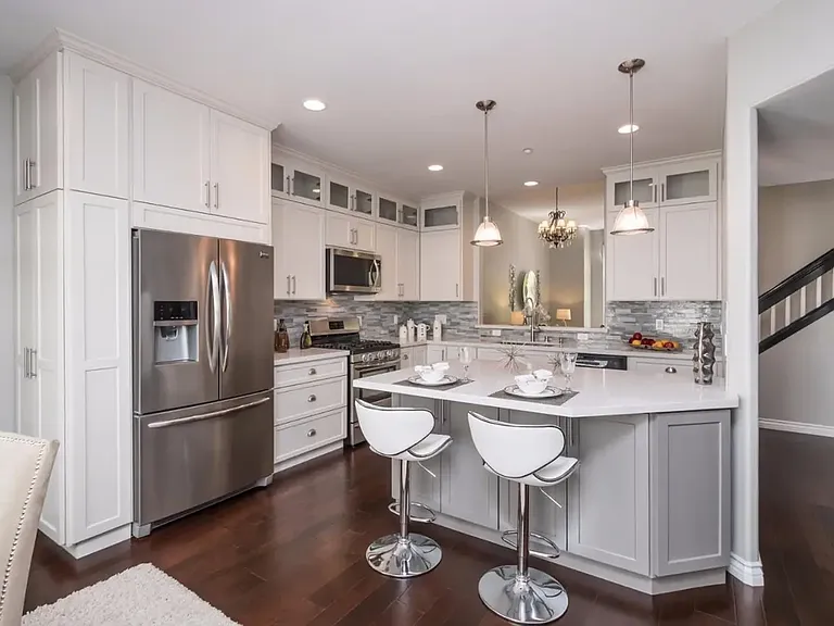 221 Village Ln — Photo 11