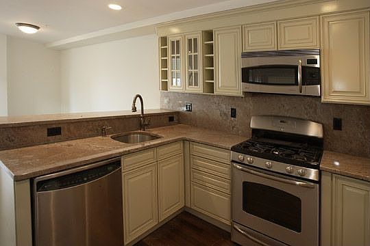 Granite kitchen, stianless appliances