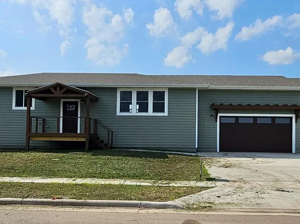 2509 N Bent Grass Ct, Sioux Falls, SD 57107