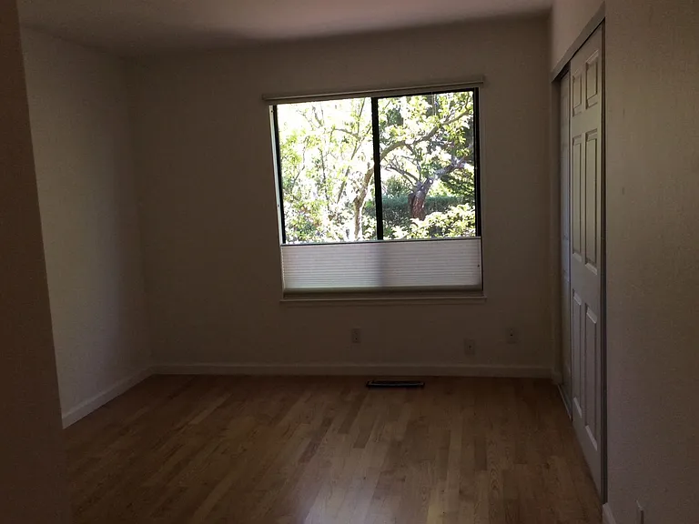 1 Berkeley Ct — Photo 12