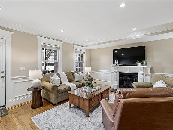 4th image of 578 E Broadway APT 1