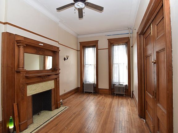 2nd image of 529 W 162nd St APT 1R