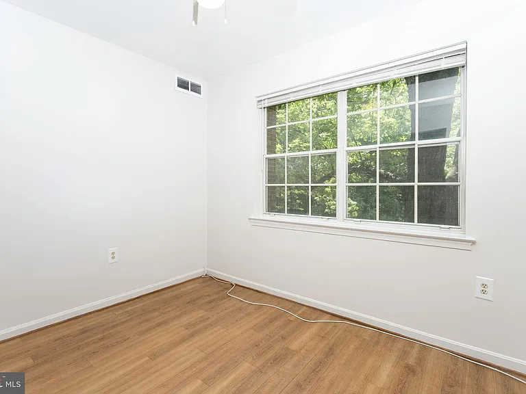 874 College Pkwy #202 — Photo 35