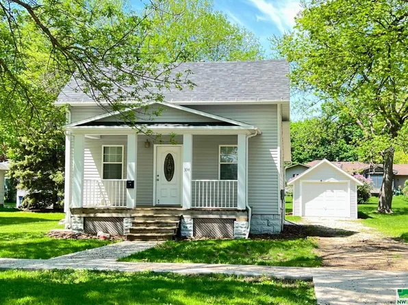 334 Delaware Ave SW, Orange City, IA 51041