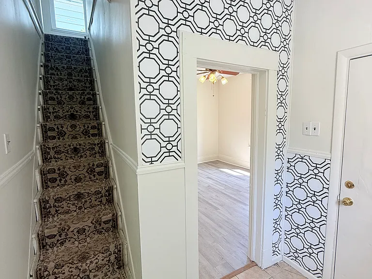 407 Electric St — Photo 9