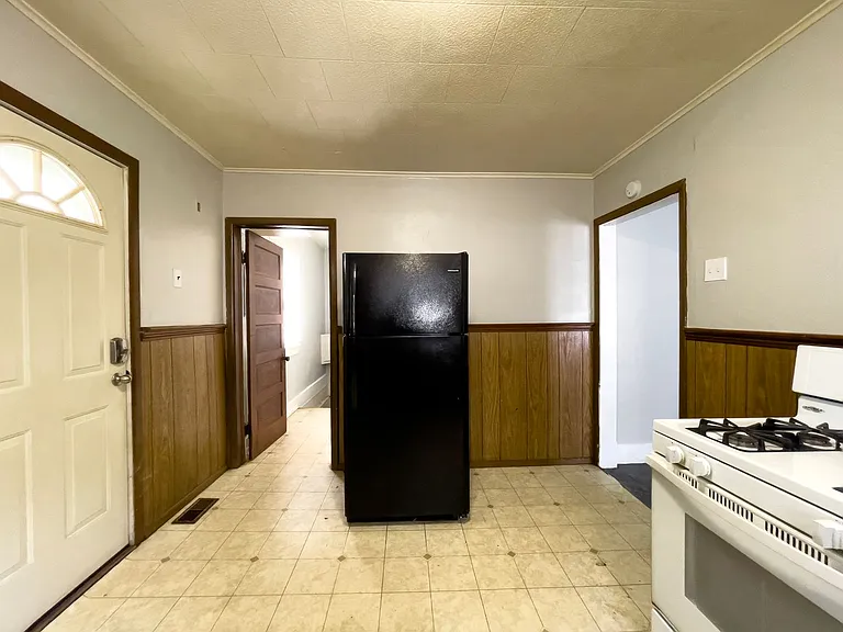 1609 W Memorial Dr — Photo 3