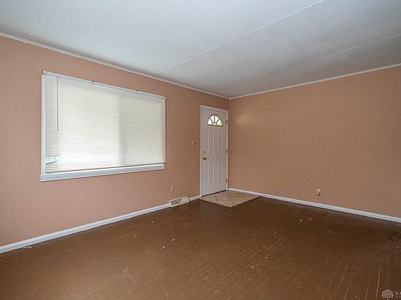 3rd image of 103 Allen Pl