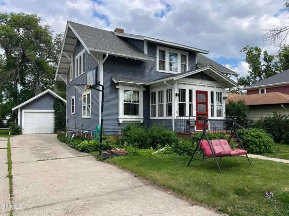 412 2nd Ave NE, Jamestown, ND 58401