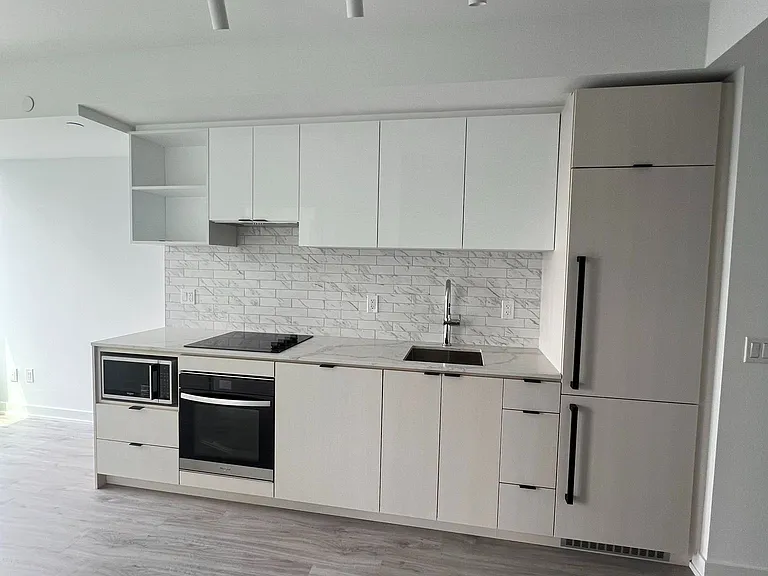 252 Church St #4201 — Photo 2