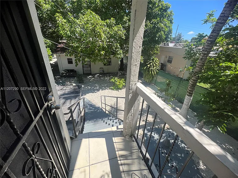 128 NW 53rd St #D — Photo 7