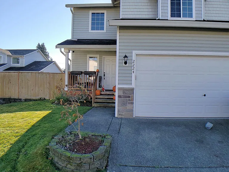 2224 188th Pl SW — Photo 2