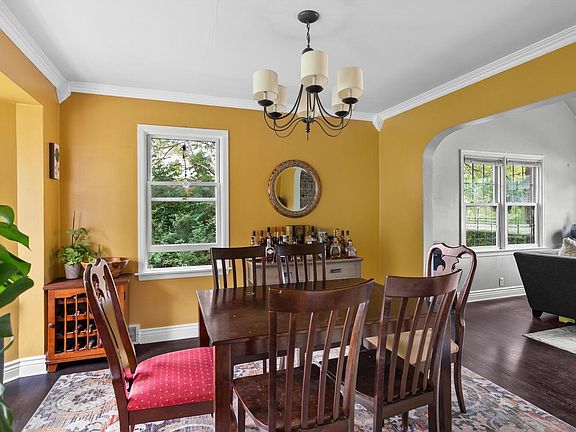 2nd image of 1009 Waldo BOULEVARD