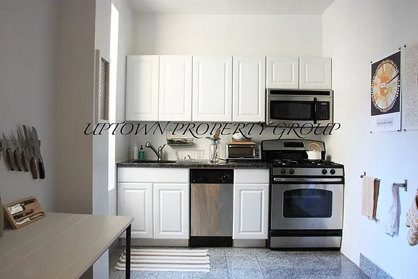 Rented by Uptown Property Group | media 12