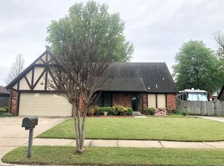 9806 E 37th Pl, Tulsa, OK 74146