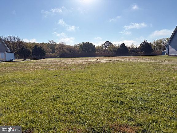 3rd image of 18 Hammock Point Rd