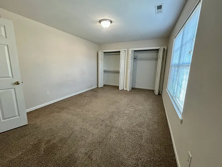 61 Hugo Dr — Photo 18