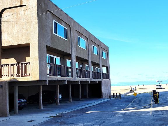 2nd image of 1001 Seal Way APT 4