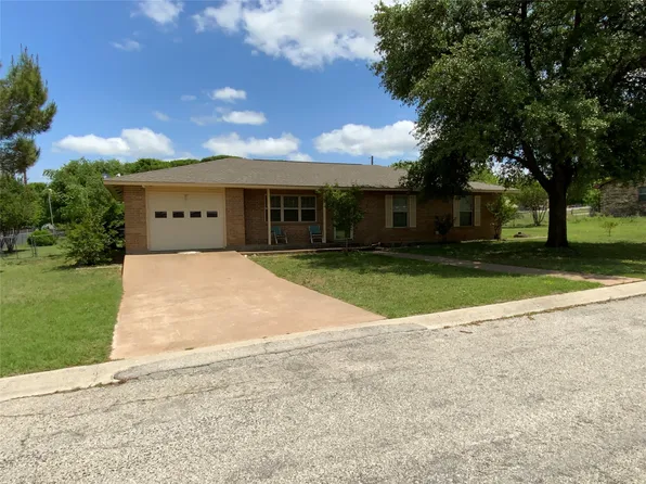 102 Bunker Hill St, Comanche, TX 76442
