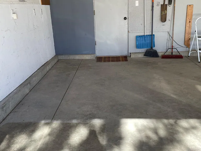 E 16th Ave — Photo 24