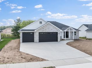 1267 Allen Lee Way, Pulaski, WI 54162