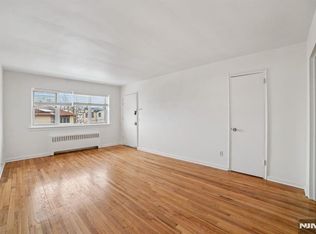 2430 8th St #5B, Fort Lee, NJ 07024