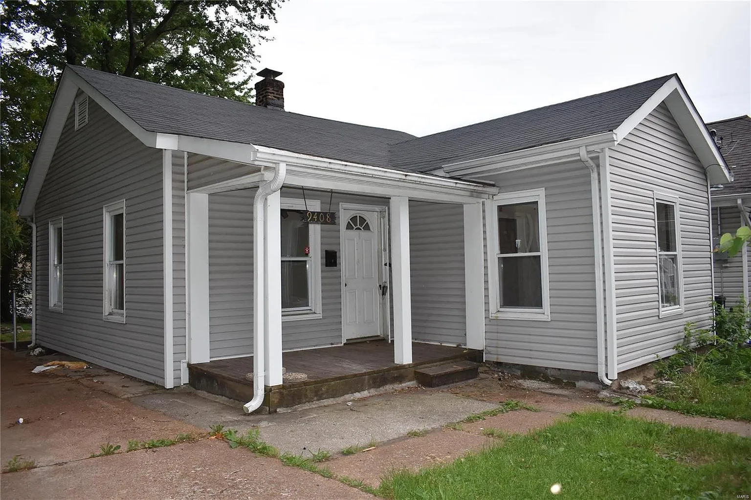 9406 Roslan Pl photo 1