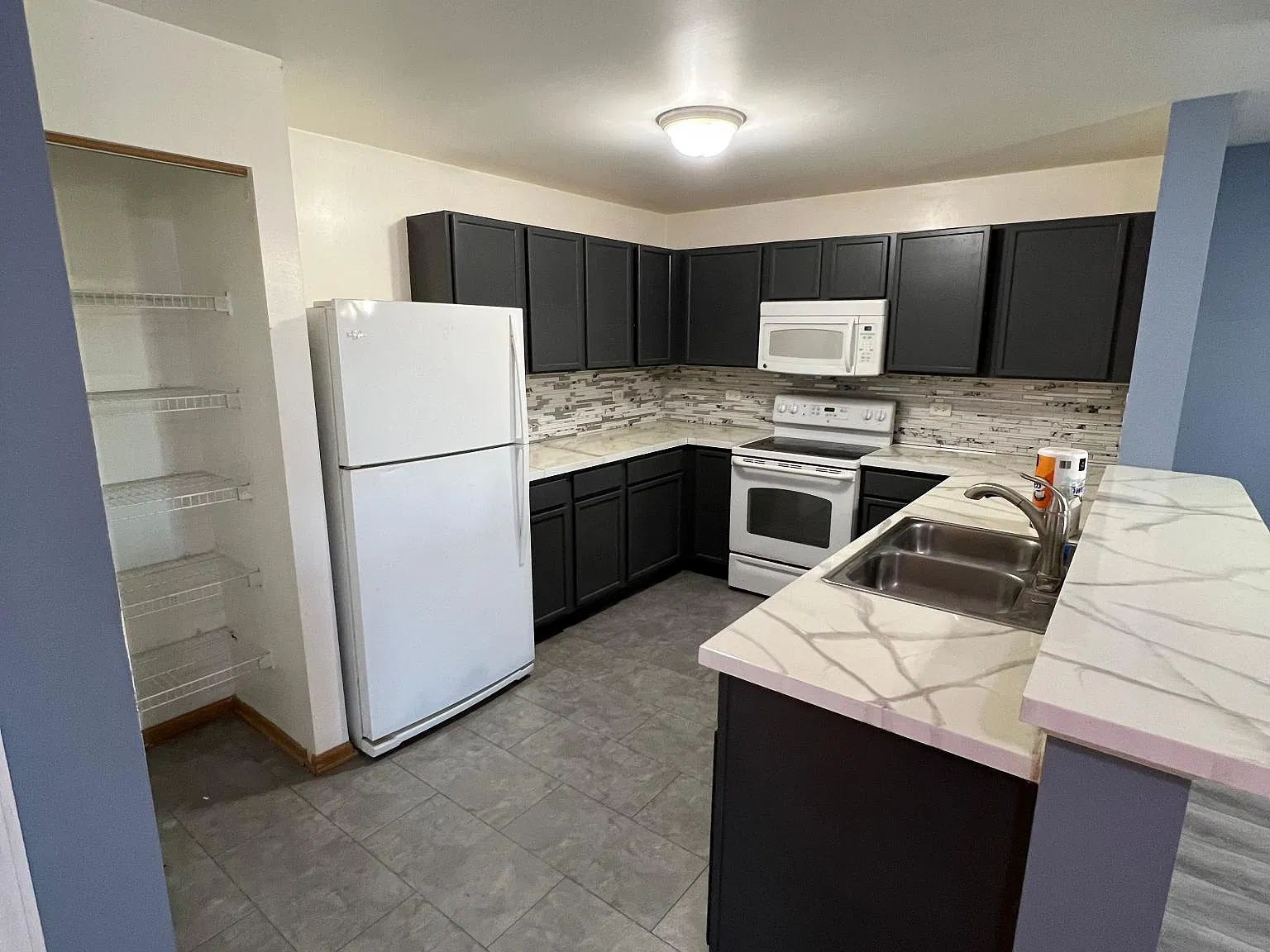 1213 Silverstone Dr — Photo 4