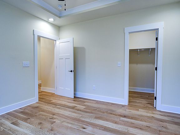 5th image of 238 Winston Pl