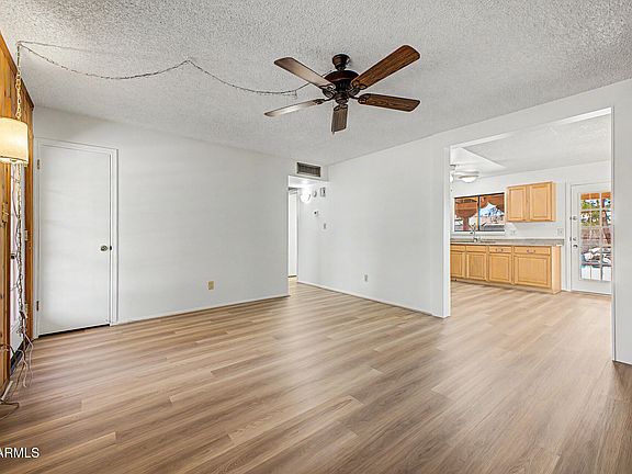 5th image of 2547 E BUTTE Street