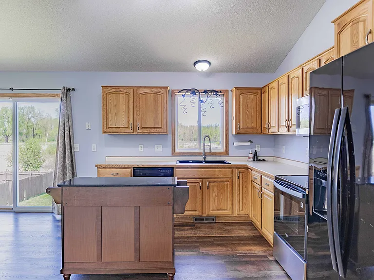 2112 Blake Ave — Photo 20
