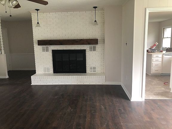 Living room/Fireplace 