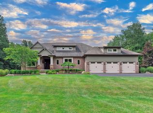 35 Monarch Ln, Okemos, MI 48864