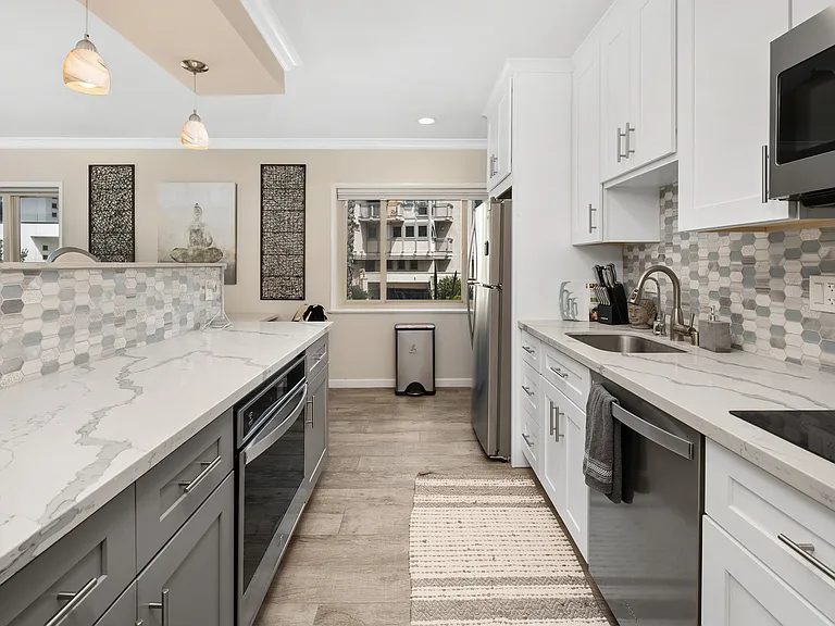 220 Coast Blvd #D — Photo 28