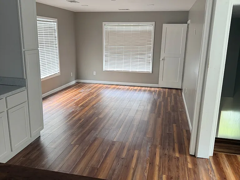 1631 N Ridge Ave #B — Photo 4