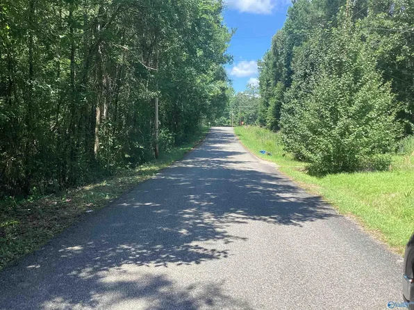 Gray Rd, Gadsden, AL 35903