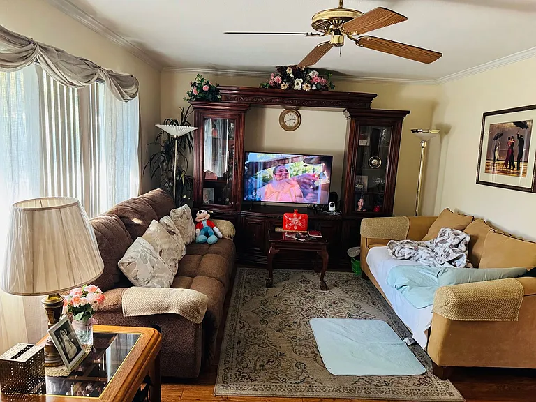 320 Green Moor Pl — Photo 3
