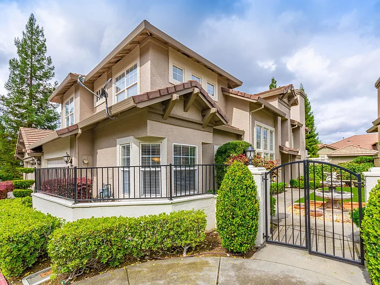 9925 Villa Granito Ln — Photo 2