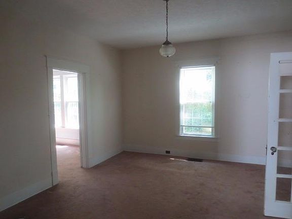 4th image of 214 Danville St