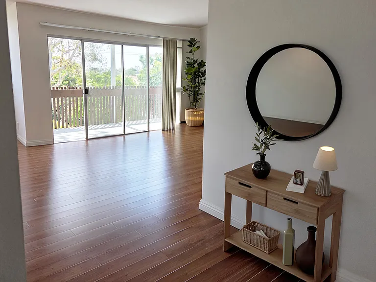 Canterbury Dr — Photo 3