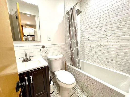 Rented by NY Living Solutions | media 25