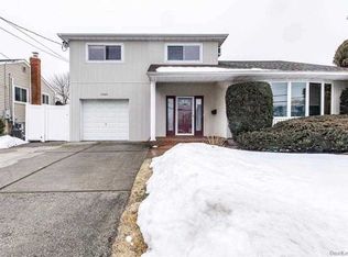 2562 Hewlett Ln, Bellmore, NY 11710