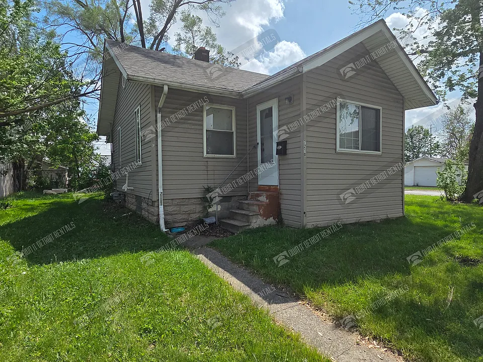 7210 Rivard Ave