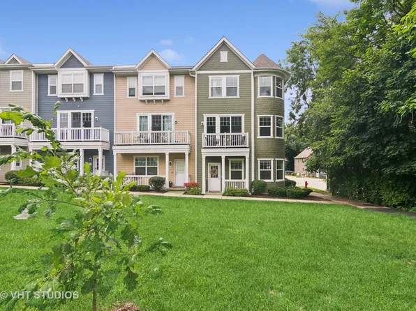 66 Lakeview Pl, Lake Zurich, IL 60047