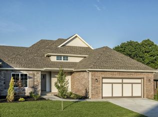 2828 S Ranch Dr, Springfield, MO 65809