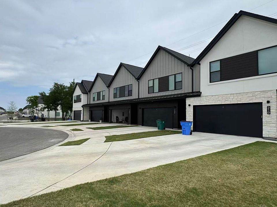 2nd image of 590 Old Mill Rd #210