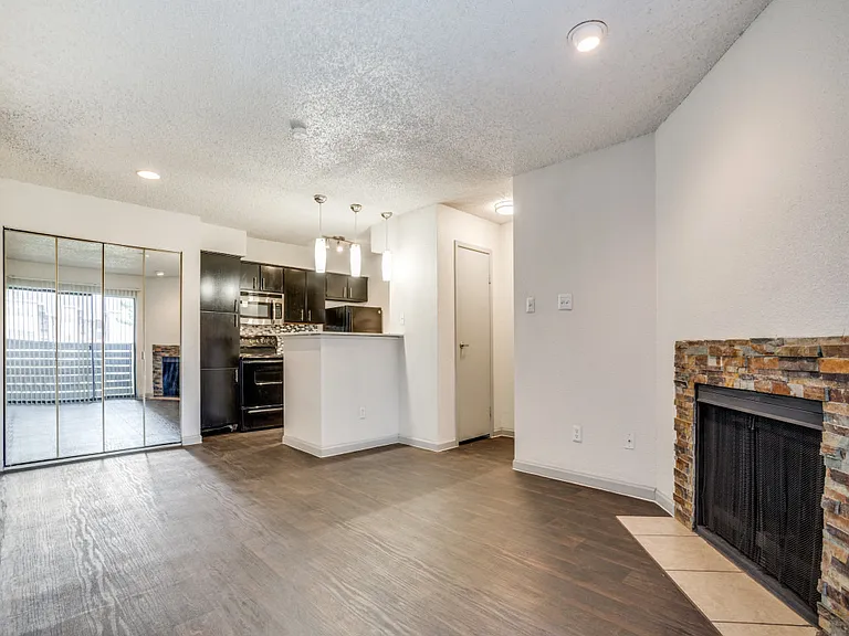 Hudson Apartments — Photo 35