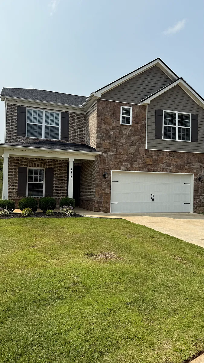 Building Photo - 2459 Union Pointe Ln